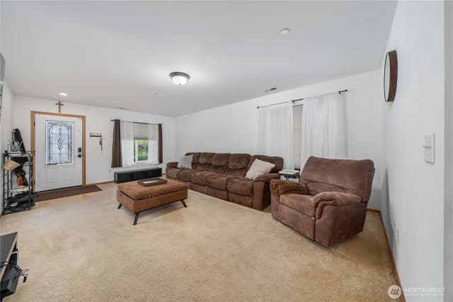 Property photo for 1926 Homan Avenue, Dupont photo 5