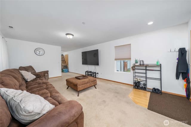 Property photo for 1926 Homan Avenue, Dupont photo 4