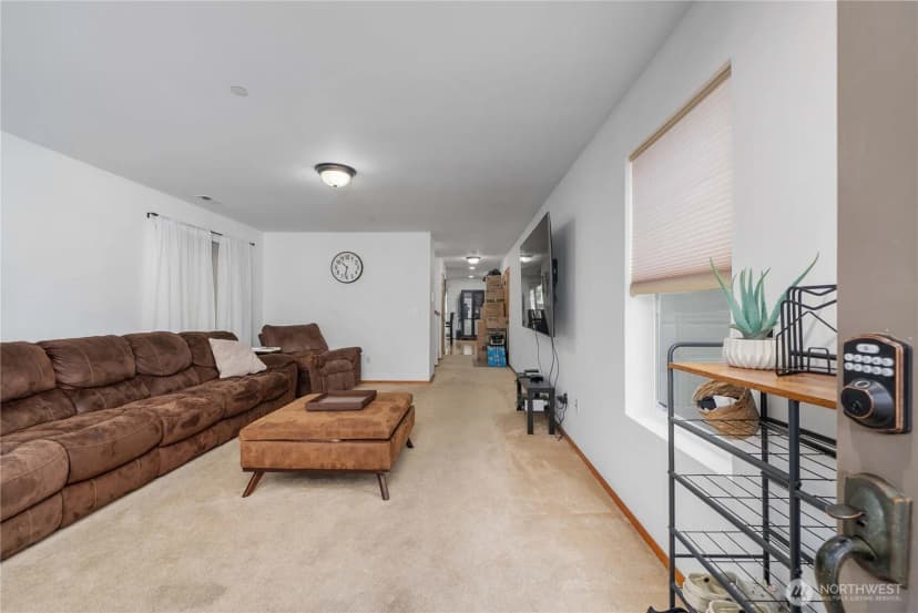 Property photo for 1926 Homan Avenue, Dupont photo 3