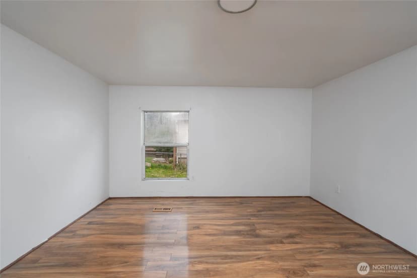 Property photo for 1133 State Street, Sedro Woolley photo 14