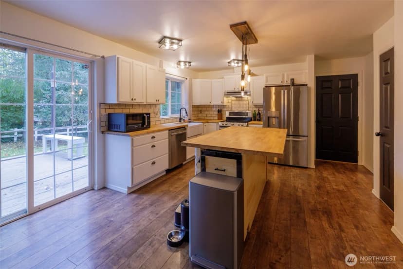 Property photo for 19617 21st Street Ct Sw, Lakebay photo 6