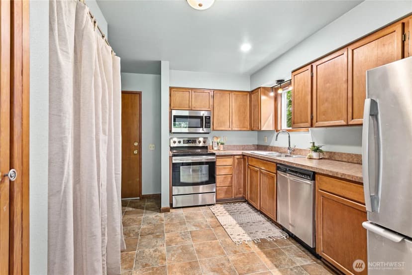 Property photo for 2716 Elm Street, Bellingham photo 10