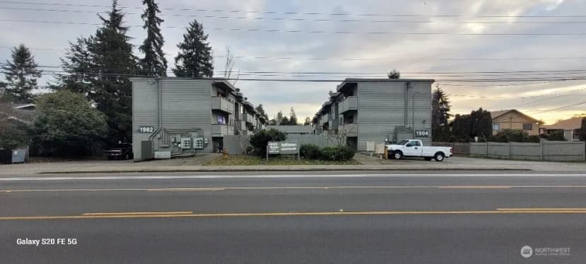 Property photo for 1902 -1904 W Casino Road, Everett