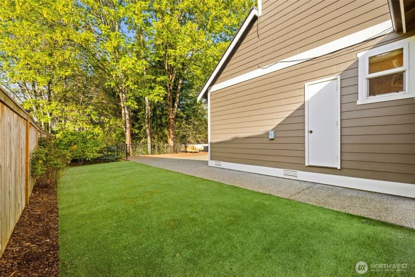 Property photo for 1300 N 27th Place, Renton photo 33