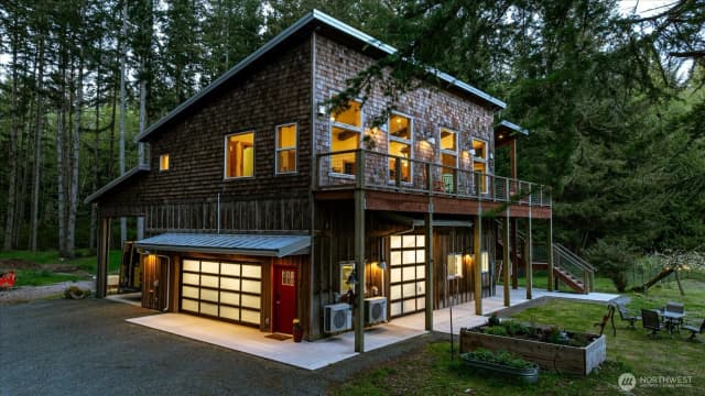 Property photo for 5287 Maxwelton Road, Langley photo 3