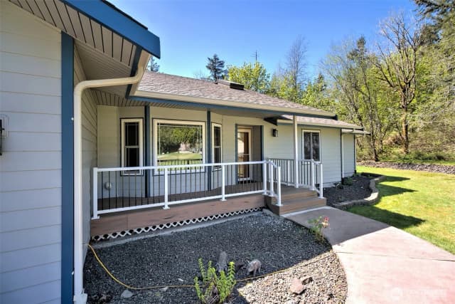 Property photo for 8219 Ethan Lane Sw, Olympia photo 3