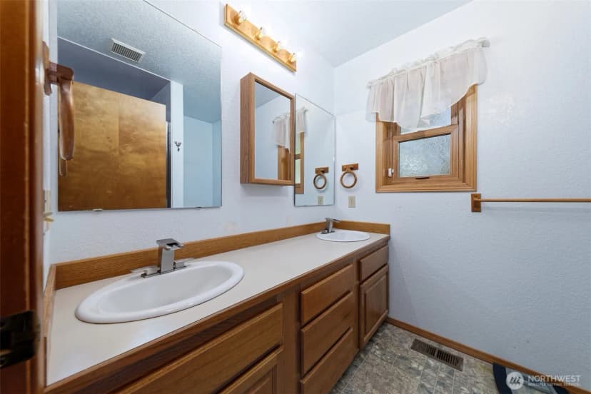 Property photo for 8219 Ethan Lane Sw, Olympia photo 18