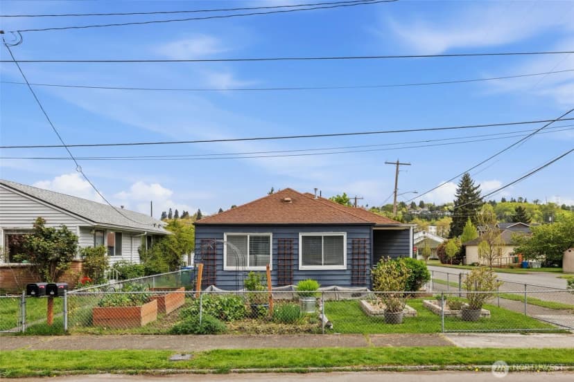 Property photo for 544 Whitworth Avenue S, Renton photo 2
