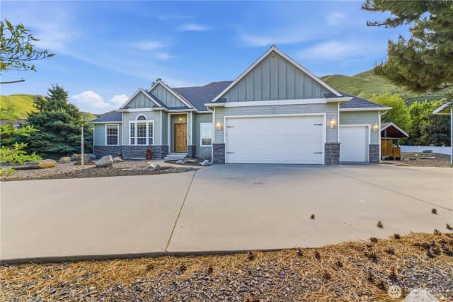 Property photo for 308 Kray Ike Court, Wenatchee photo 4
