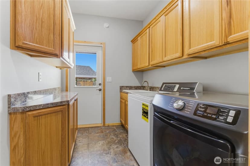 Property photo for 308 Kray Ike Court, Wenatchee photo 24
