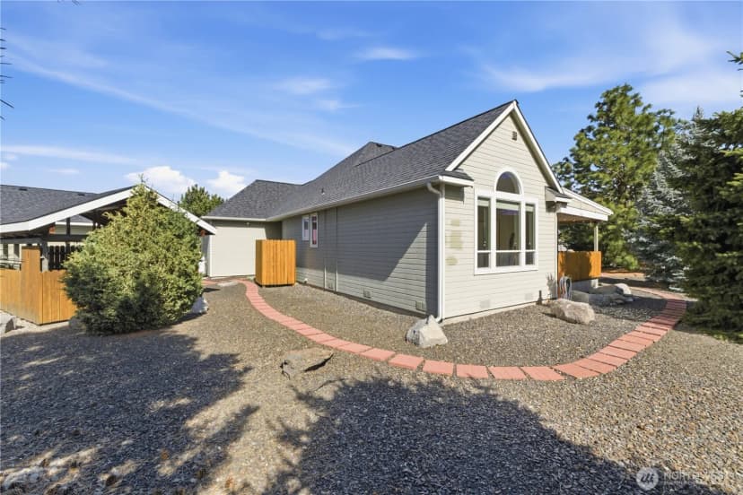Property photo for 308 Kray Ike Court, Wenatchee photo 33