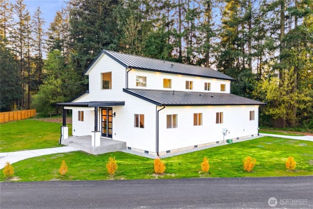 Property photo for 3900 228th Avenue Se, Enumclaw