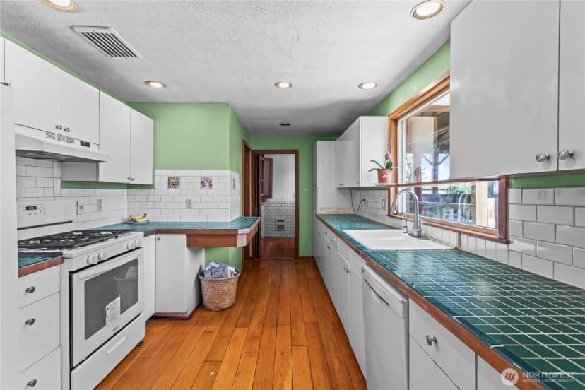 Property photo for 3701 N Whitman Street, Tacoma photo 12