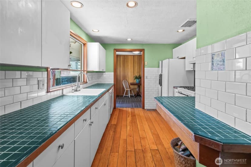 Property photo for 3701 N Whitman Street, Tacoma photo 14