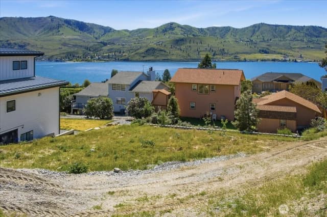 Property photo for 211 Riviera Drive, Chelan photo 2
