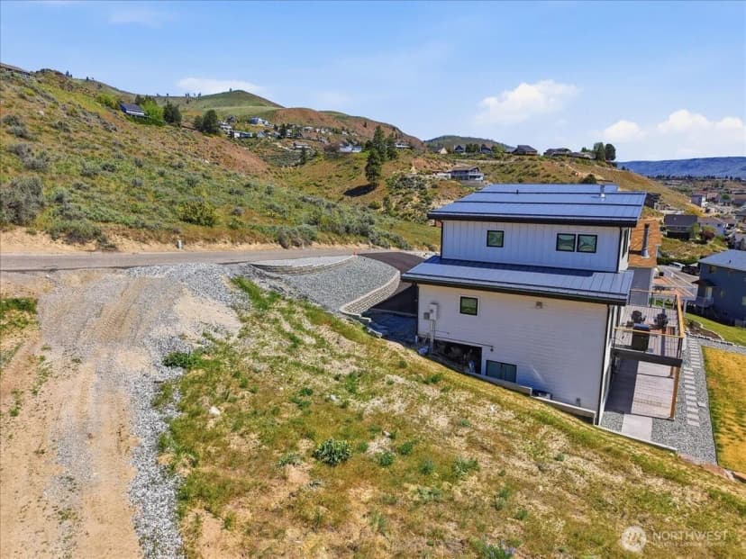 Property photo for 211 Riviera Drive, Chelan photo 11