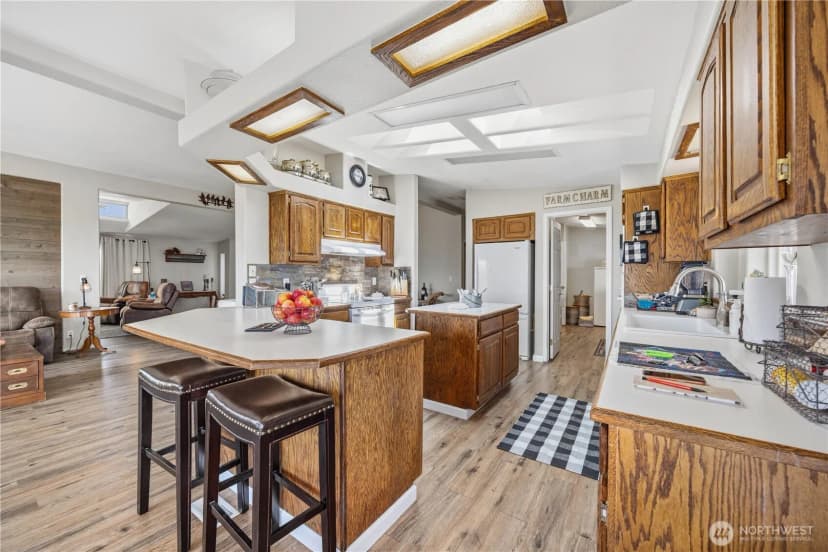 Property photo for 66 Lakeview Way, Brewster photo 9