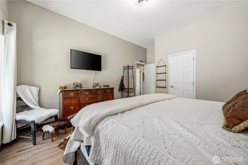 Property photo for 66 Lakeview Way, Brewster photo 26