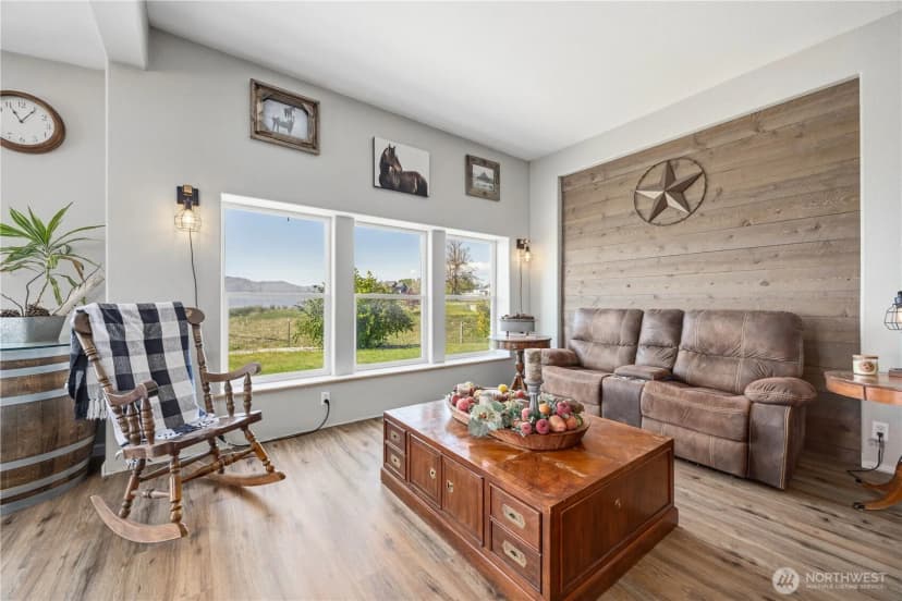 Property photo for 66 Lakeview Way, Brewster photo 27