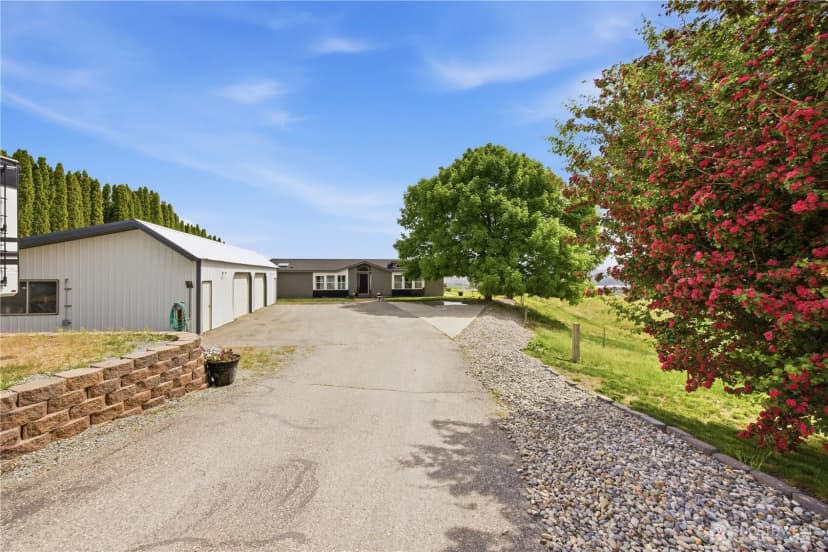 Property photo for 66 Lakeview Way, Brewster