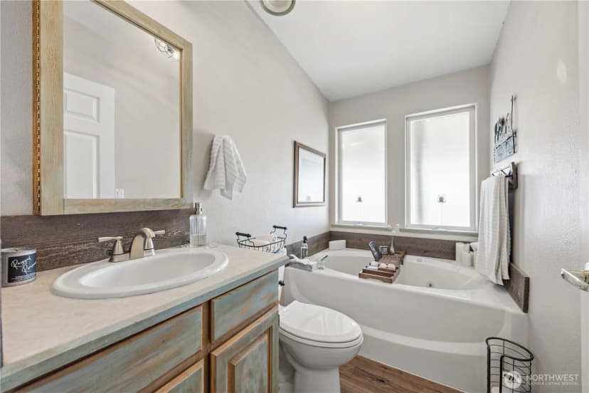 Property photo for 66 Lakeview Way, Brewster photo 23