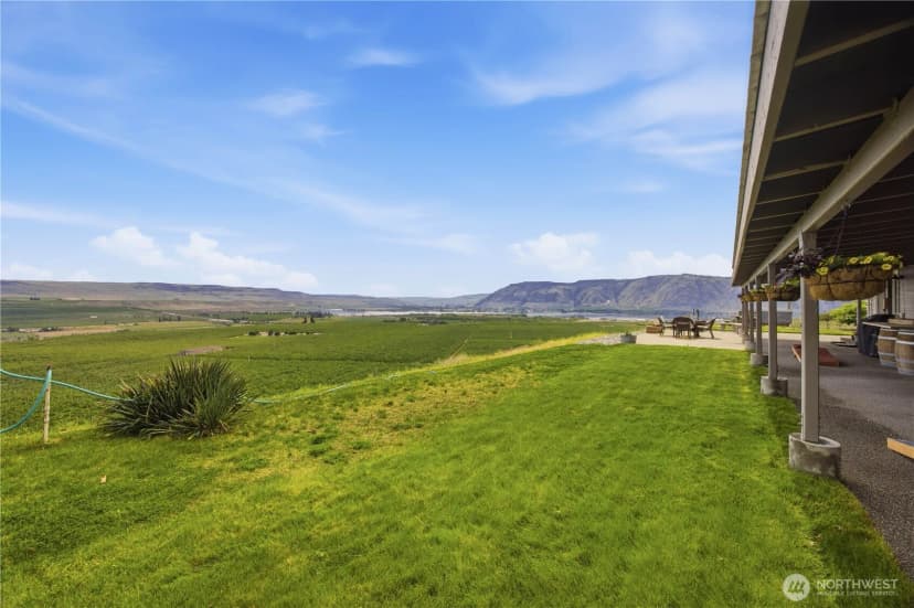 Property photo for 66 Lakeview Way, Brewster photo 39