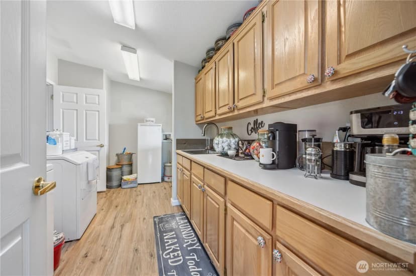 Property photo for 66 Lakeview Way, Brewster photo 12