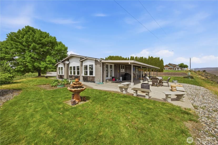 Property photo for 66 Lakeview Way, Brewster photo 38