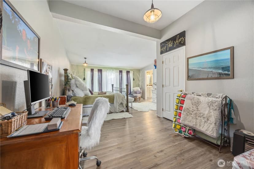 Property photo for 66 Lakeview Way, Brewster photo 14