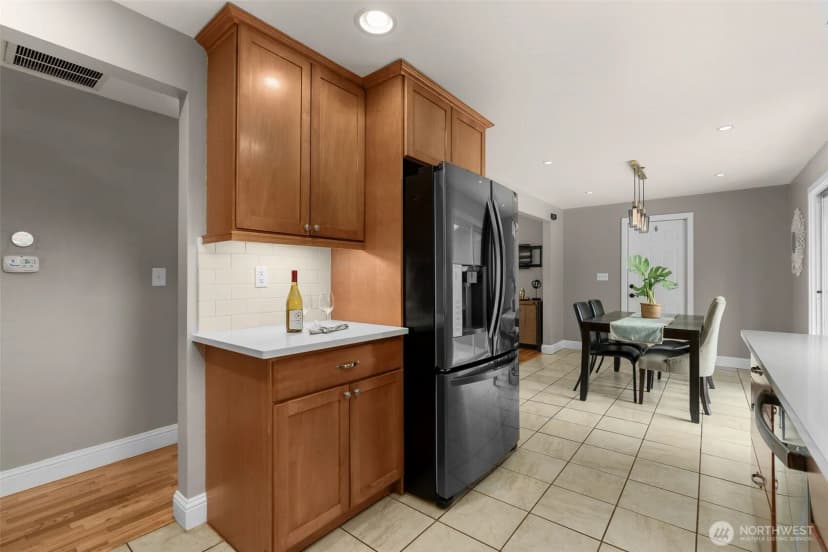 Property photo for 625 Sw 127th Street, Seattle photo 13