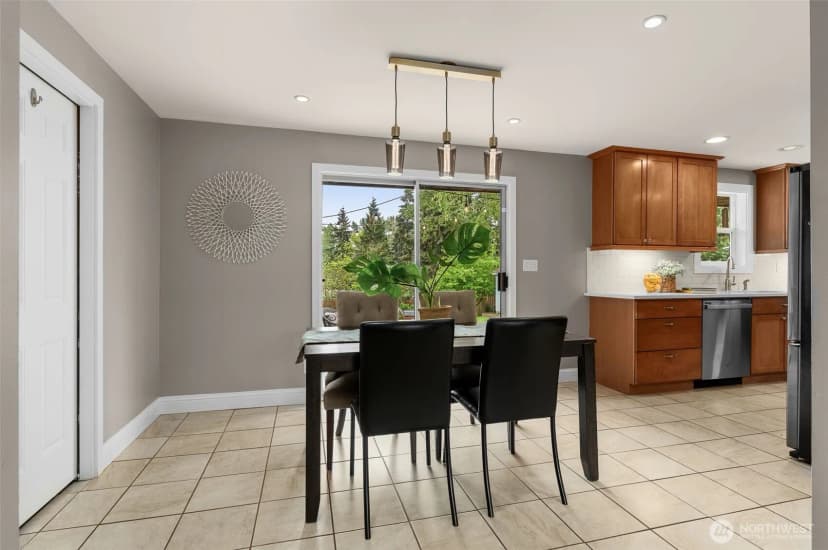 Property photo for 625 Sw 127th Street, Seattle photo 8