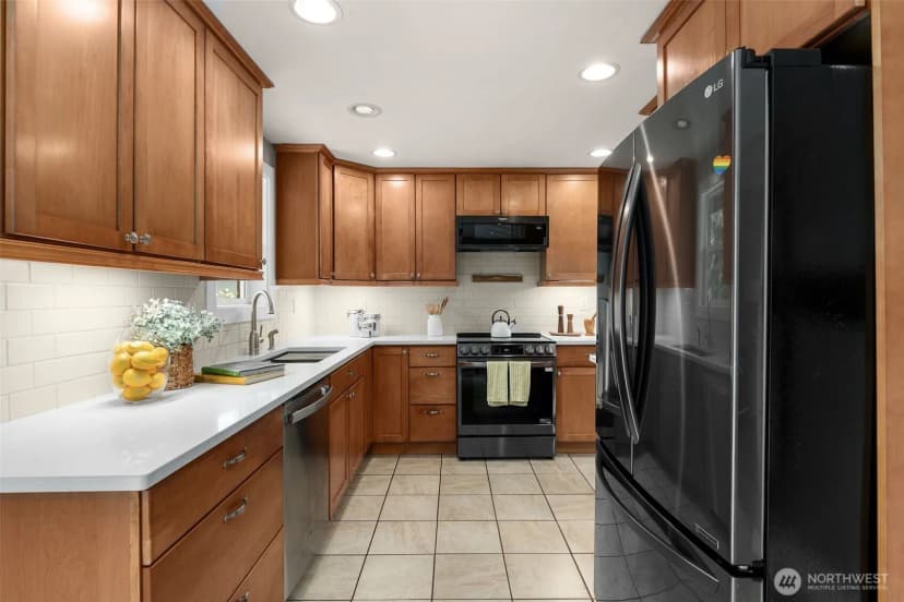 Property photo for 625 Sw 127th Street, Seattle photo 11