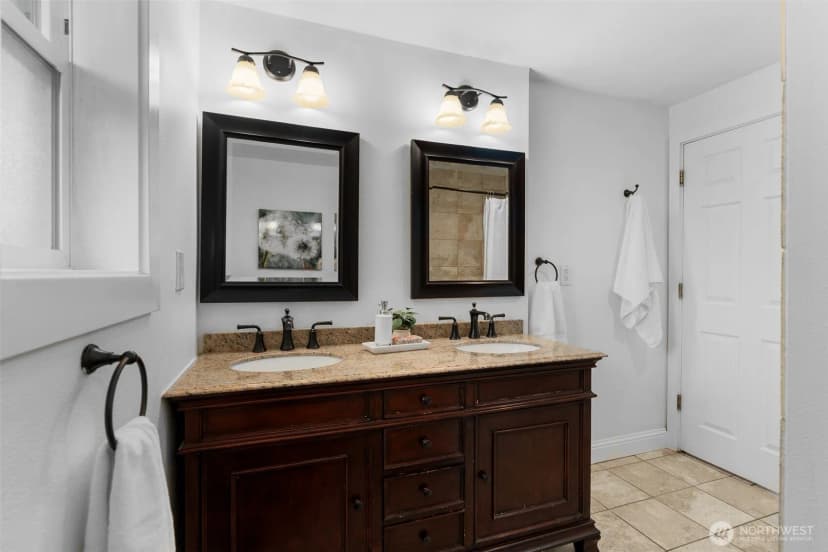 Property photo for 625 Sw 127th Street, Seattle photo 19