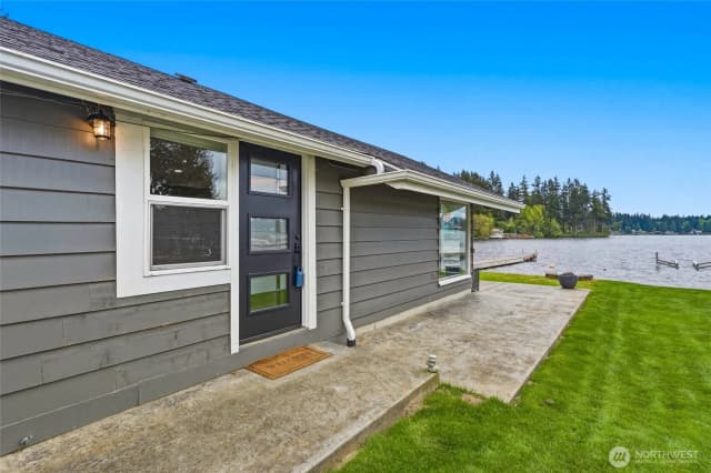 Property photo for 4302 Peninsula Road, Stanwood photo 2