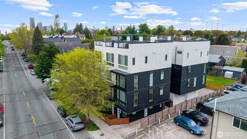 Property photo for 2612 E Yesler Way, Seattle photo 31