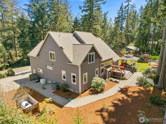 Property photo for 10804 Pioneer Drive, Anderson Island photo 3