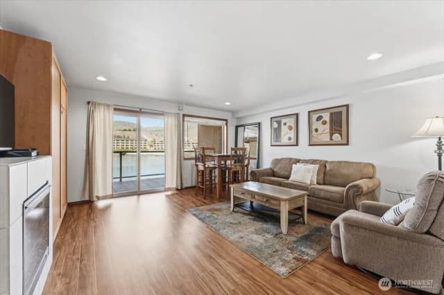 Property photo for 322 W Woodin Avenue #621, Chelan photo 4