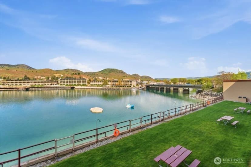 Property photo for 322 W Woodin Avenue #621, Chelan photo 13