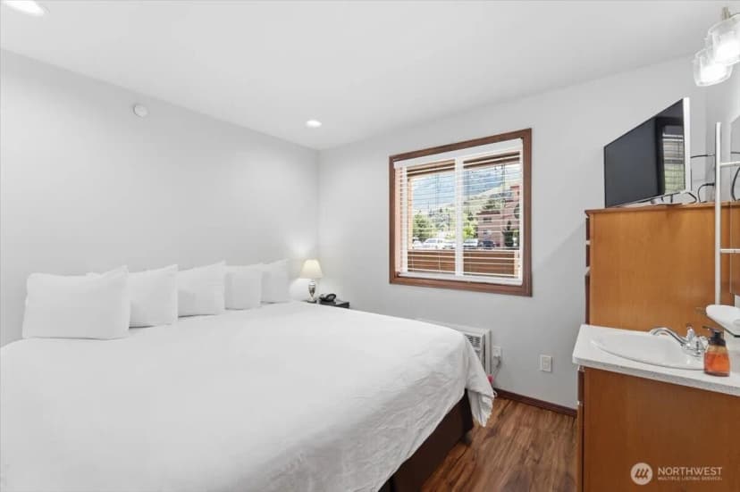 Property photo for 322 W Woodin Avenue #621, Chelan photo 24