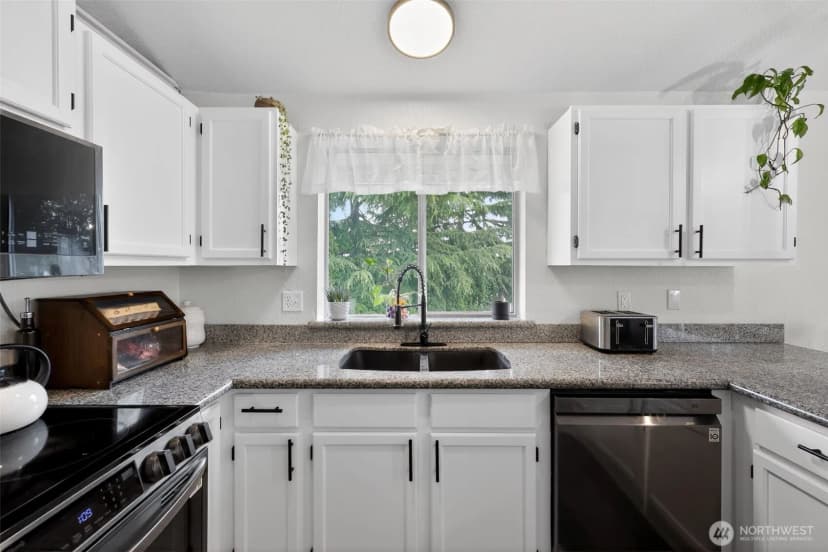 Property photo for 1314 Starlite Court E, Lacey photo 13