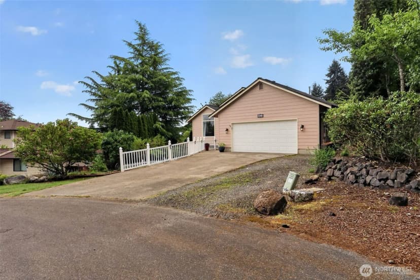 Property photo for 1314 Starlite Court E, Lacey photo 30