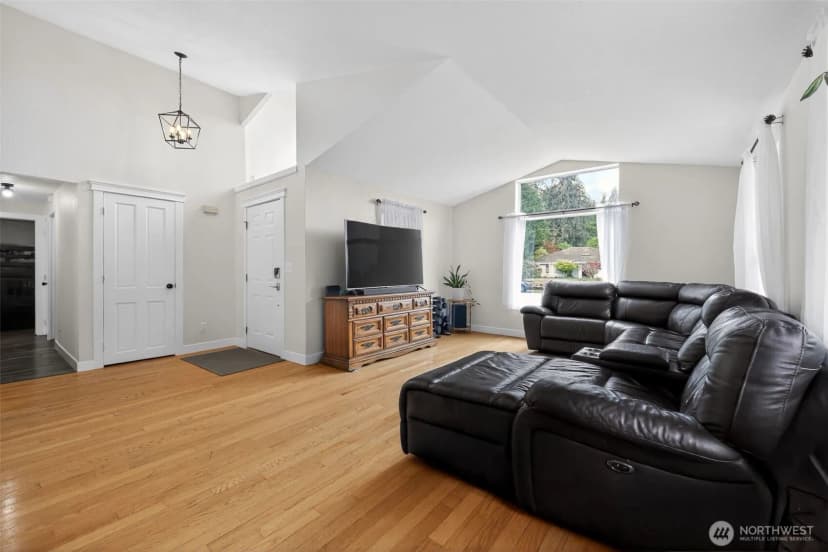 Property photo for 1314 Starlite Court E, Lacey photo 7