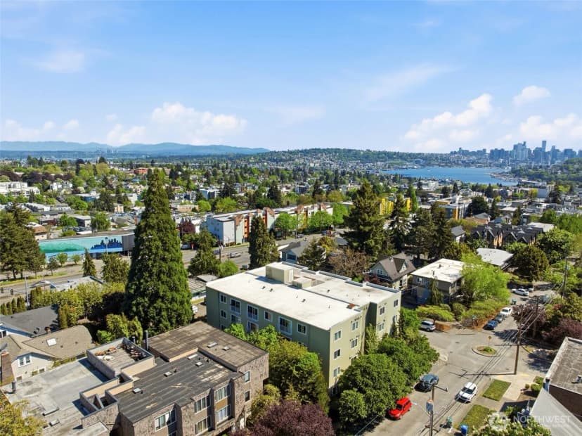 Property photo for 800 N Allen Place #401, Seattle photo 5