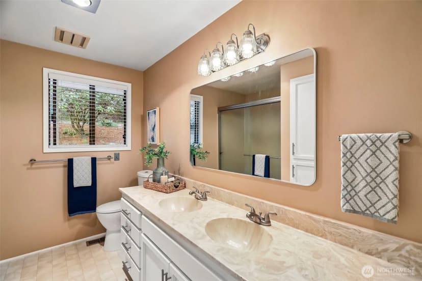 Property photo for 582 North Shore Blvd, Fox Island photo 28