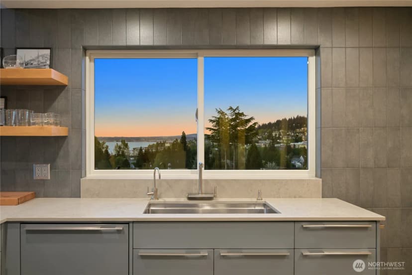 Property photo for 220 Bayside Road, Bellingham photo 9