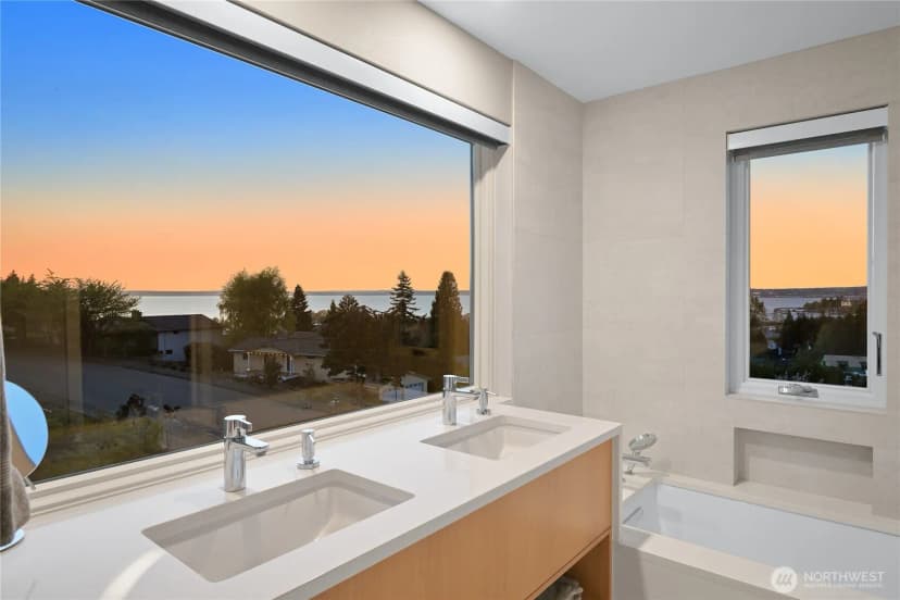 Property photo for 220 Bayside Road, Bellingham photo 29