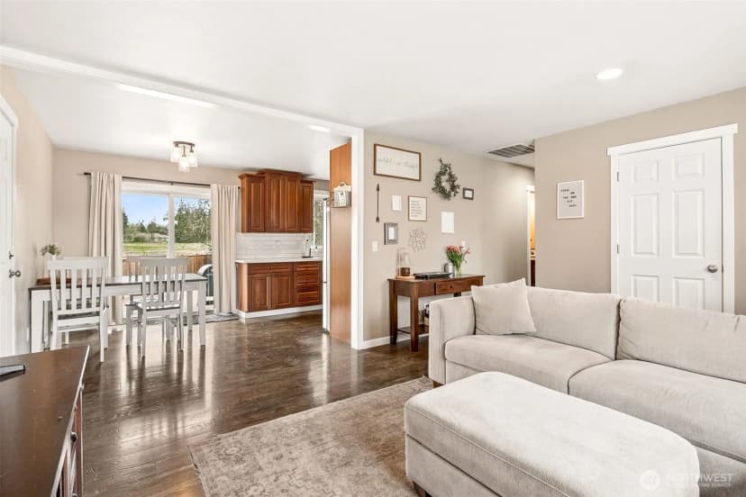 Property photo for 36010 Pulford Road E, Eatonville photo 8