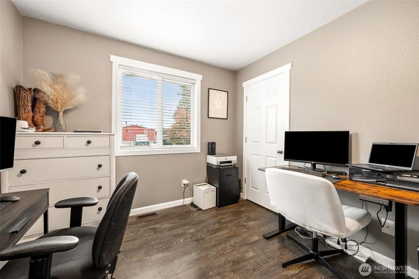 Property photo for 36010 Pulford Road E, Eatonville photo 17