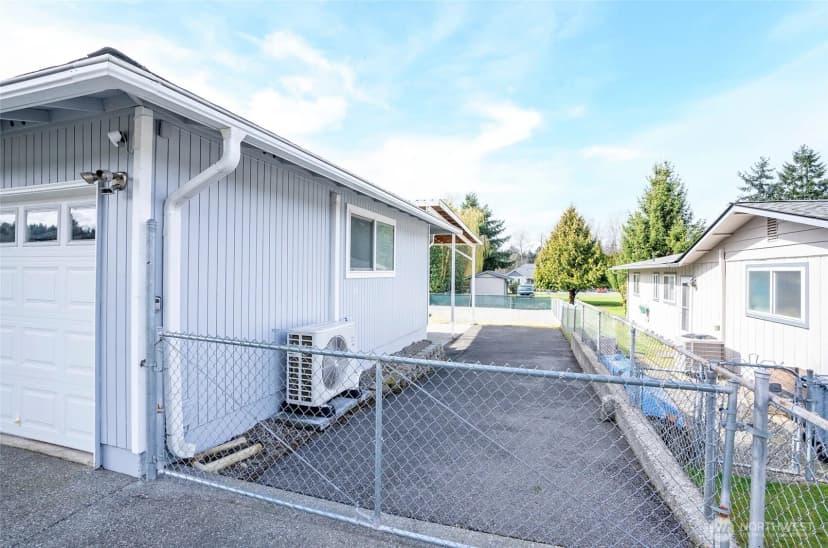 Property photo for 7614 47th Avenue E, Tacoma photo 20