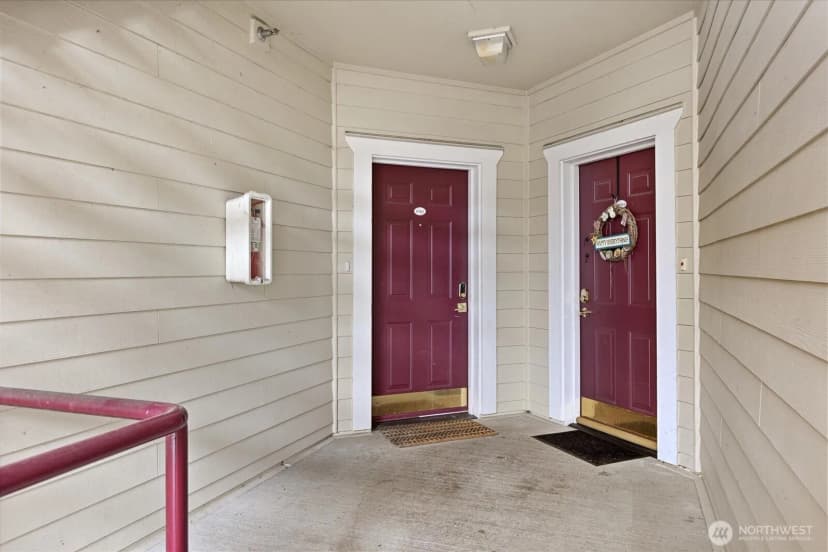 Property photo for 13000 Admiralty Way #d103, Everett photo 26